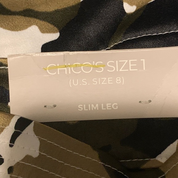 NWT Chico’s Camo Floral Ankle Pants - Picture 7 of 8